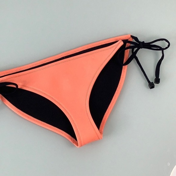 Triangl Side tie bikini bottom coral Neoprene discontinued Size Small - Picture 1 of 12